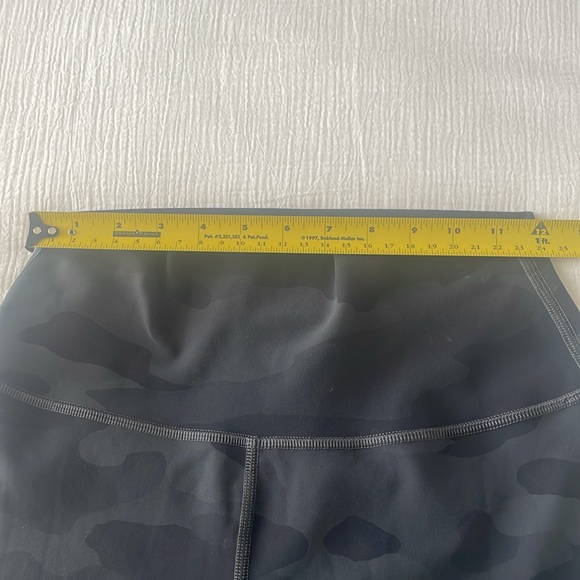 ALO Yoga Camo Vapor Leggings M 
29” inseam High waist - Picture 7 of 10